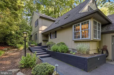 10 E Riding Dr, Cherry Hill, NJ 08003