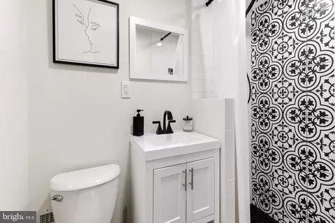 Bath - 17 Devon Ct, Haddonfield, NJ 08033 photo 3 of 3