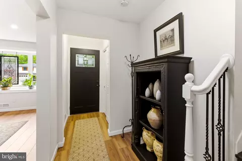 Entry Way - 17 Devon Ct, Haddonfield, NJ 08033 photo 1 of 3