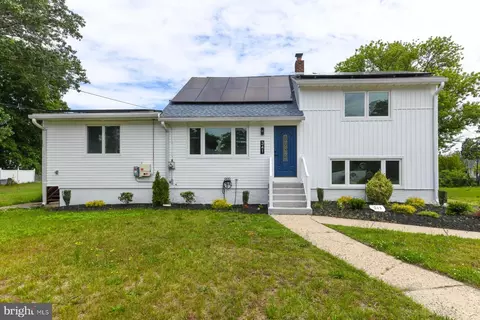 341 Larch Ave, West Berlin, NJ 08091