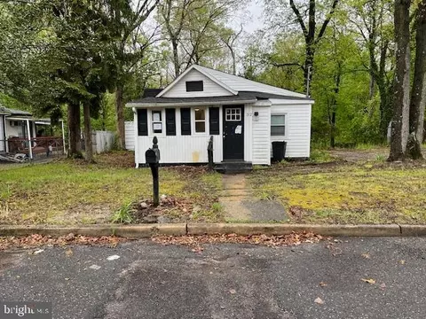 32 S Clementon Ave, Clementon, NJ 08021