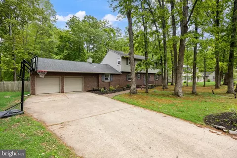 11 Forage Ln, Cherry Hill, NJ 08003