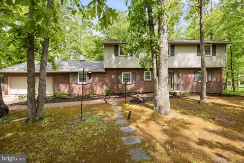 11 Forage Ln, Cherry Hill, NJ 08003