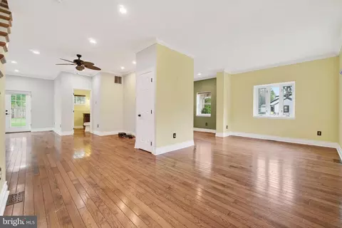Entry Way - 117 State Ave, Lindenwold, NJ 08021 photo 1 of 9