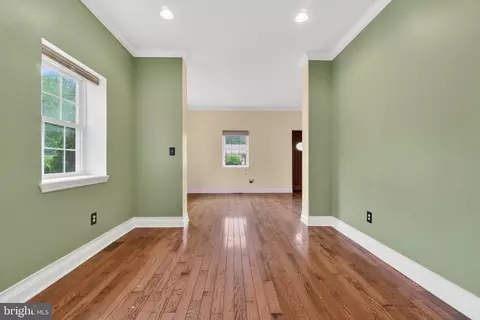Entry Way - 117 State Ave, Lindenwold, NJ 08021 photo 4 of 9