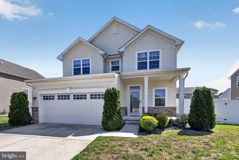 3 Circle Dr, Sicklerville, NJ 08081