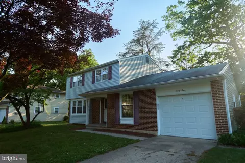 34 Hillside Rd, Stratford, NJ 08084