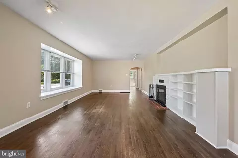 Living - 83 Johnson Ave, Runnemede, NJ 08078 photo 5 of 5
