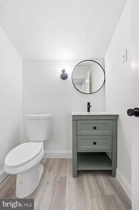Bath - 5 Jefferson Dr, Clementon, NJ 08021 photo 1 of 3
