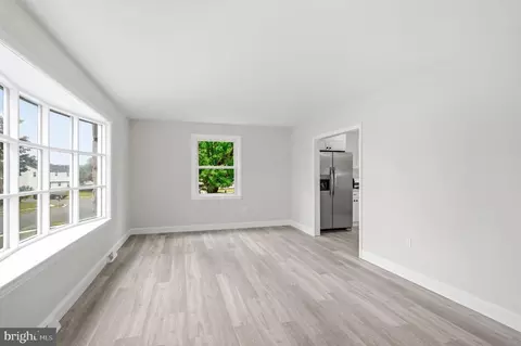 Living - 5 Jefferson Dr, Clementon, NJ 08021 photo 1 of 5