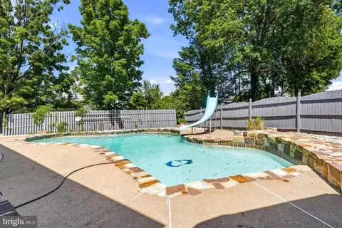 Exterior - 5 Jefferson Dr, Clementon, NJ 08021 photo 8 of 10