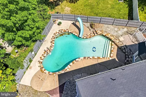Exterior - 5 Jefferson Dr, Clementon, NJ 08021 photo 4 of 10