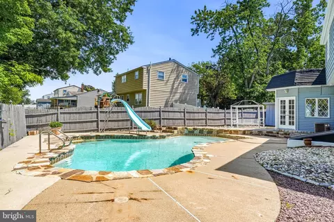 Exterior - 5 Jefferson Dr, Clementon, NJ 08021 photo 6 of 10