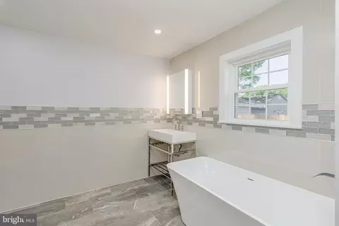 Bath - 140 E 9th Ave, Pine Hill, NJ 08021 photo 3 of 3