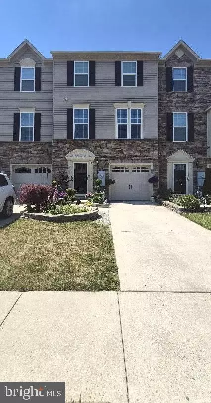 70 Village Green Ln, Sicklerville, NJ 08081