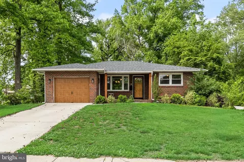959 W Kings Hwy, Mount Ephraim, NJ 08059