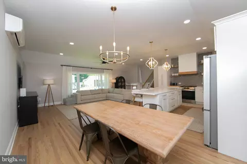 Entry Way - 507 Howard Rd, Cherry Hill, NJ 08034 photo 3 of 3