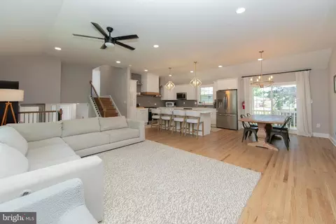 Entry Way - 507 Howard Rd, Cherry Hill, NJ 08034 photo 2 of 3