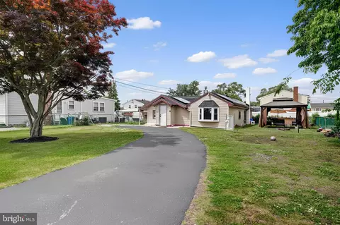120 Dobbs Ave, Bellmawr, NJ 08031
