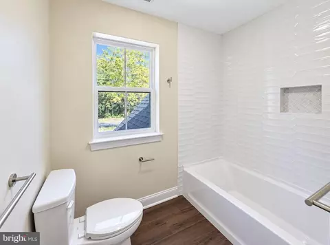 Bath - 855 Little Gloucester Rd, Clementon, NJ 08021 photo 2 of 6