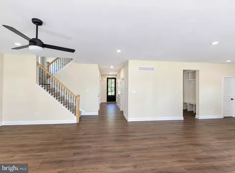 Entry Way - 855 Little Gloucester Rd, Clementon, NJ 08021 photo 3 of 12