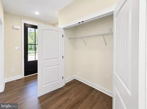 Entry Way - 855 Little Gloucester Rd, Clementon, NJ 08021 photo 5 of 12