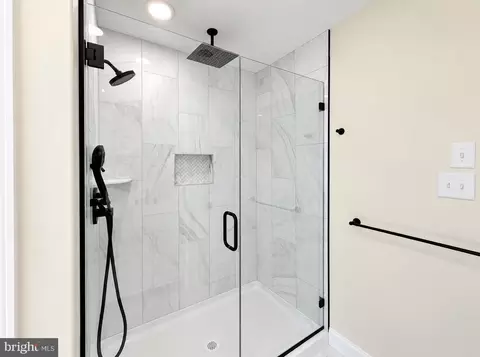 Bath - 855 Little Gloucester Rd, Clementon, NJ 08021 photo 6 of 6