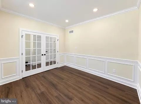 Entry Way - 855 Little Gloucester Rd, Clementon, NJ 08021 photo 4 of 12