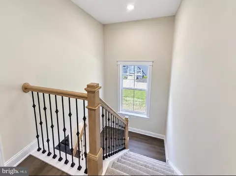 Entry Way - 855 Little Gloucester Rd, Clementon, NJ 08021 photo 10 of 12
