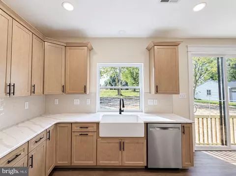 Kitchen - 855 Little Gloucester Rd, Clementon, NJ 08021 photo 3 of 3