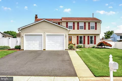 23 Nashua Dr, Sicklerville, NJ 08081