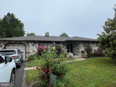 204 Nicholson Rd, Mount Ephraim, NJ 08059