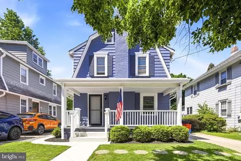 8 Evergreen Ln, Haddonfield, NJ 08033