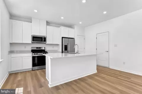 17 Handbell Ln, Sicklerville, NJ 08081