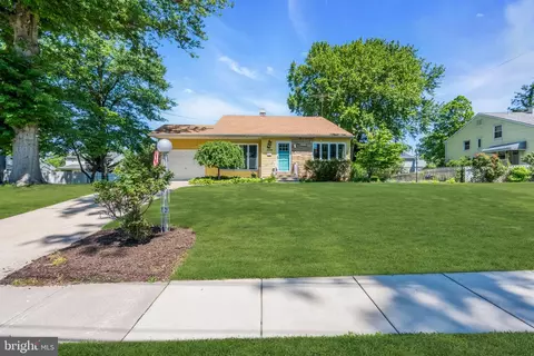 309 Tearose Ln, Cherry Hill, NJ 08003