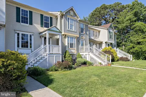 70 Wagon Wheel Dr, Sicklerville, NJ 08081