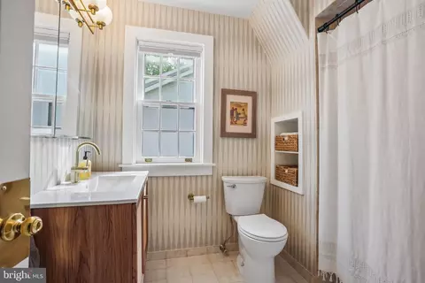 Bath - 650 Maple Ave, Haddonfield, NJ 08033 photo 2 of 4