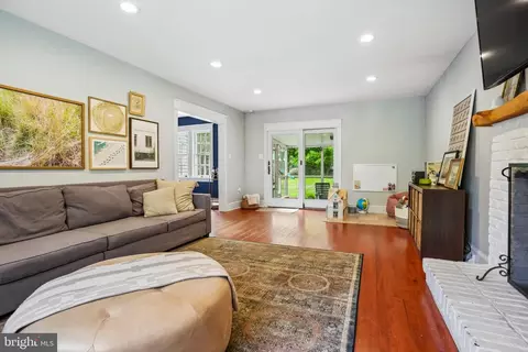 Entry Way - 650 Maple Ave, Haddonfield, NJ 08033 photo 2 of 4