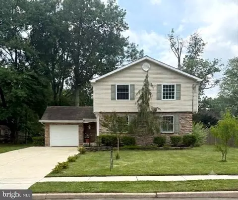 127 Deerfield Dr, Cherry Hill, NJ 08034
