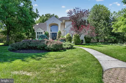 7 Cameo Ct, Cherry Hill, NJ 08003