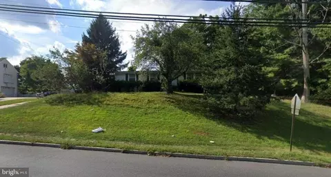 704 Laurel Rd, Lindenwold, NJ 08021