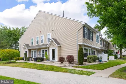 701 Tanglewood Dr, Sicklerville, NJ 08081