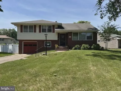 528 Lee Ann Rd, Cherry Hill, NJ 08034