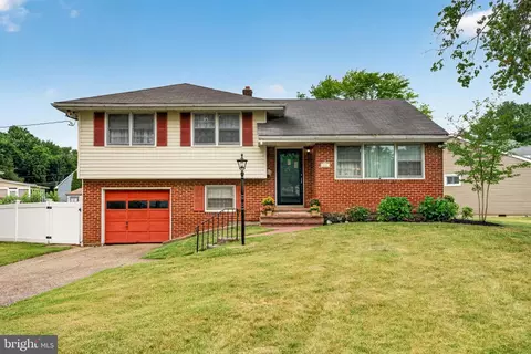 528 Lee Ann Rd, Cherry Hill, NJ 08034