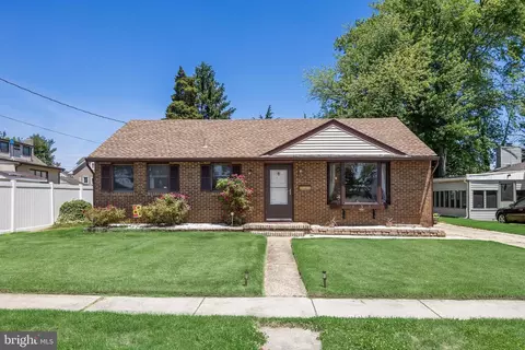 131 Walnut Ave, Bellmawr, NJ 08031