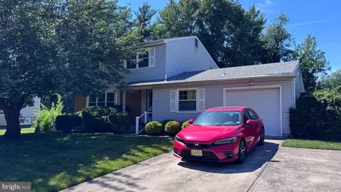 1104 Hudson Ave, Voorhees, NJ 08043
