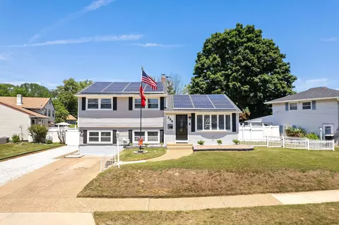 305 Cecelia Dr, Blackwood, NJ 08012