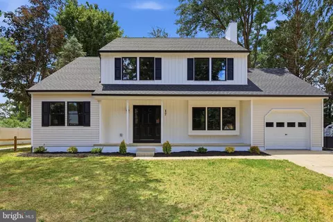 17 Crestwood Ave, Blackwood, NJ 08012