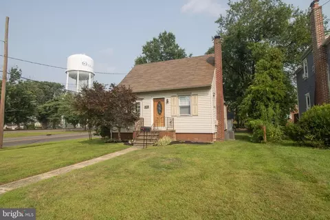 35 W Holly Ave, Oaklyn, NJ 08107