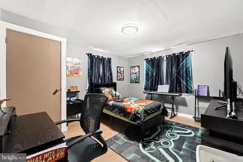 Bedroom - 31 E 3rd Ave, Pine Hill, NJ 08021 photo 6 of 8